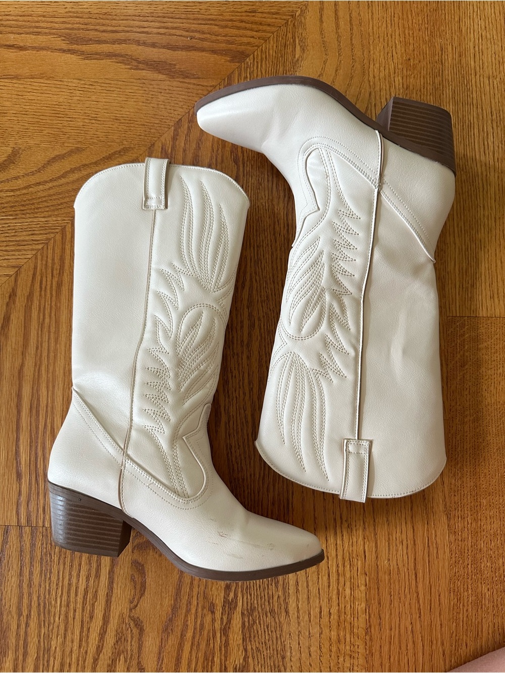Pink Lily Cream Western-Inspired Mid Heel Boots